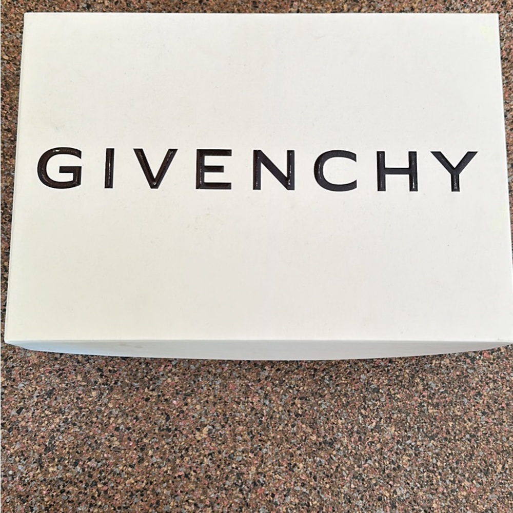Men’s Givenchy City Sport Sneakers. Blue/white. Small green scuffle. Never worn. - Picture 2 of 7